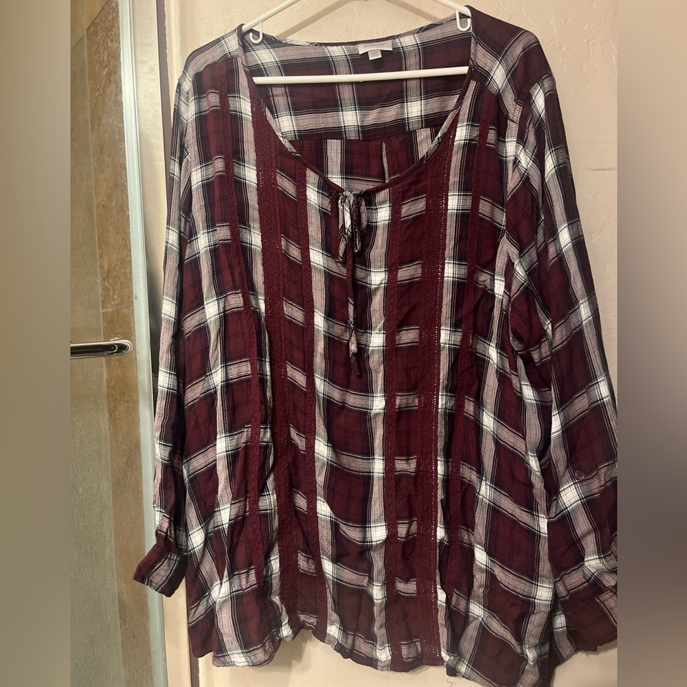 Burgundy and white plaid blouse #plaidtop